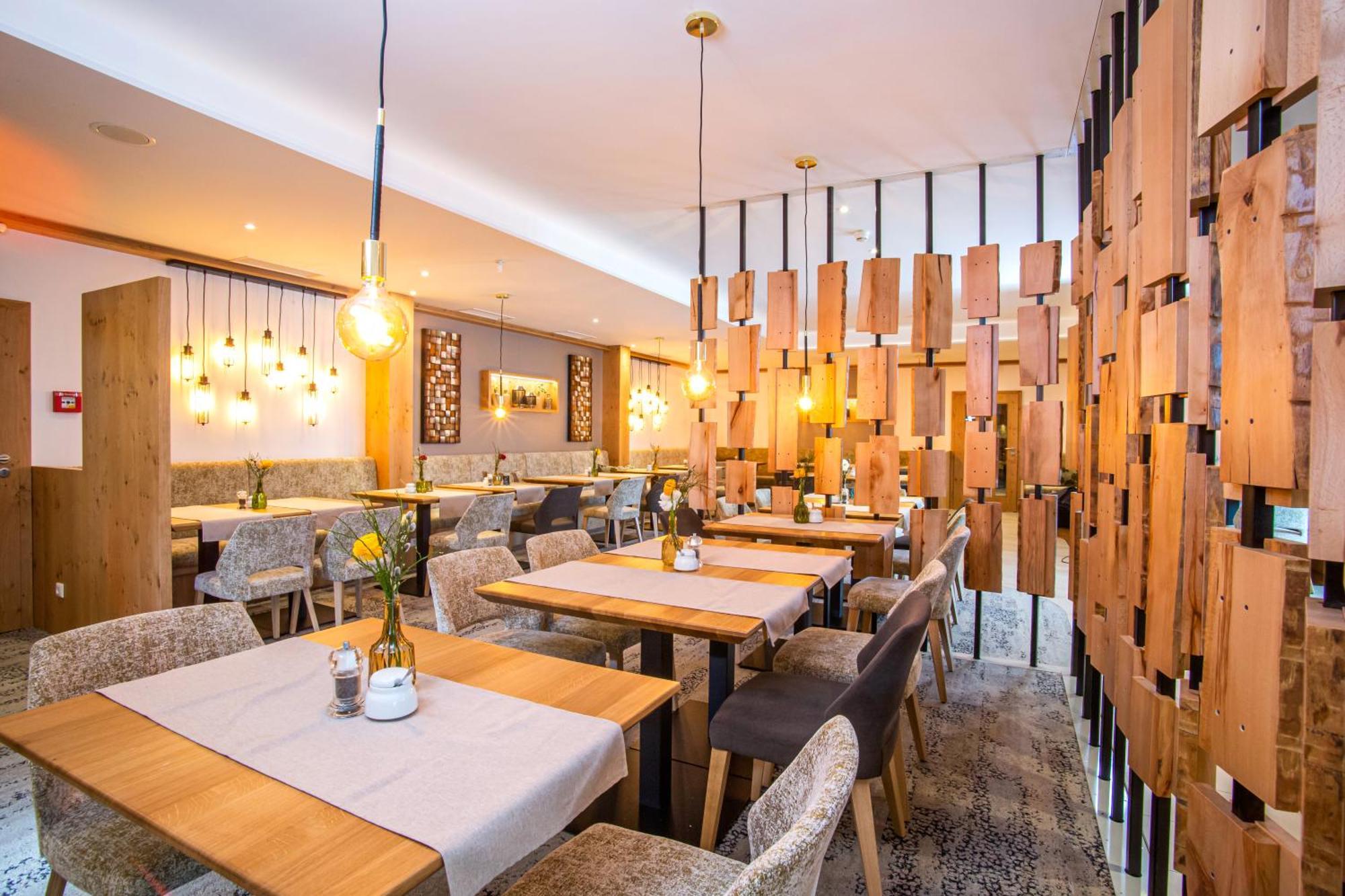 Hotel Konradshof Бад Грисбах Екстериор снимка