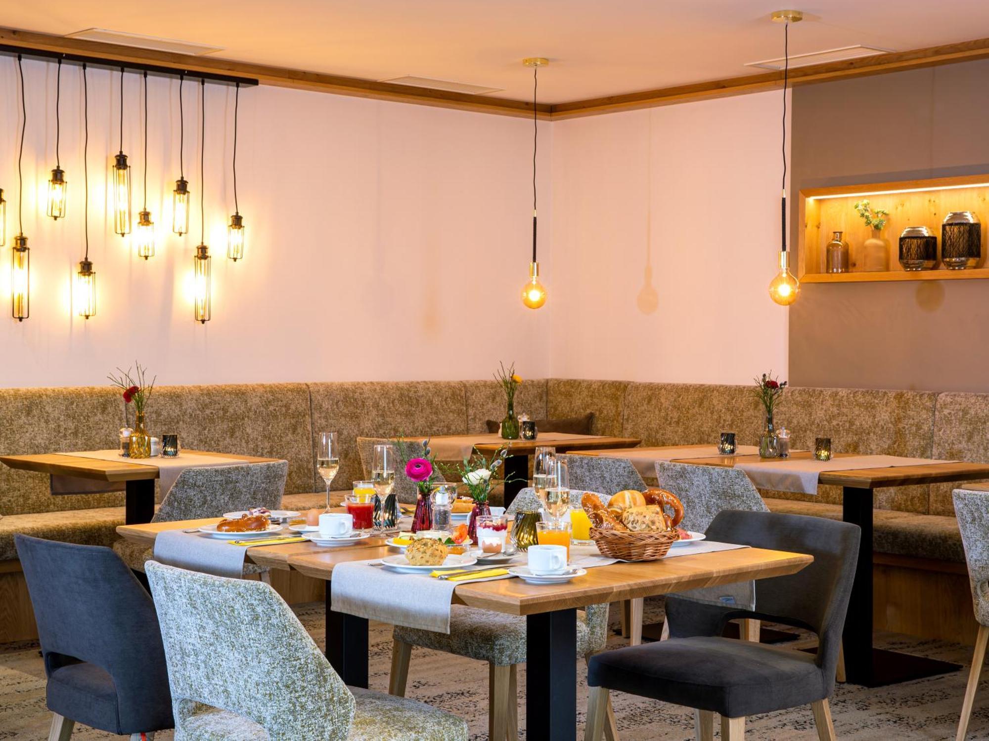 Hotel Konradshof Бад Грисбах Екстериор снимка