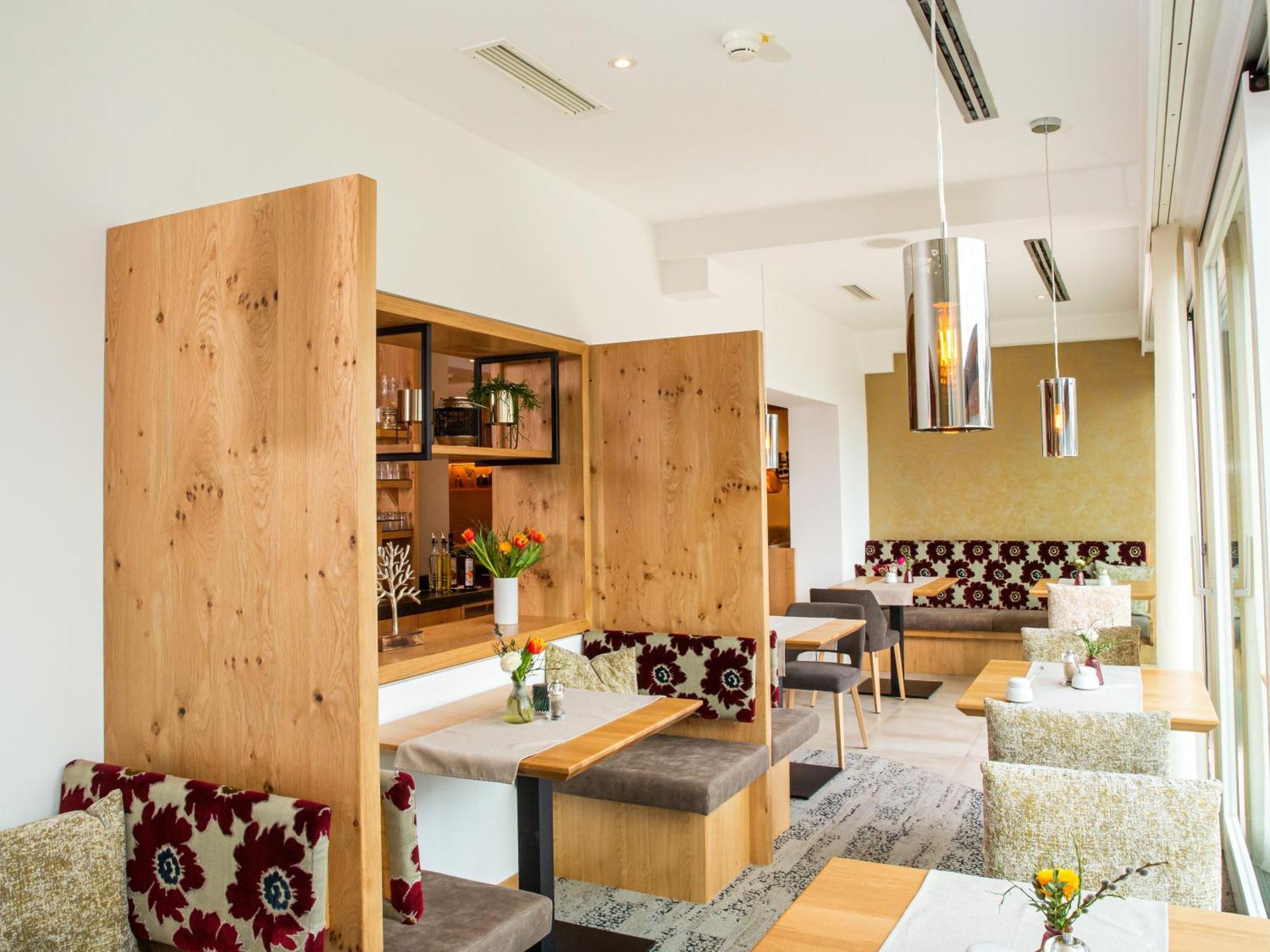 Hotel Konradshof Бад Грисбах Екстериор снимка